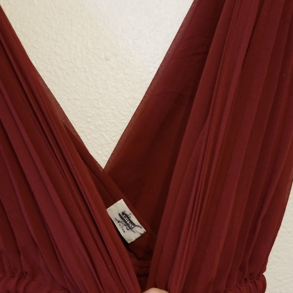 Wilfred Aritzia Karel pleated chiffon deep V-neckline dress - Picture 8 of 8